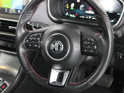 2021 MG HS
