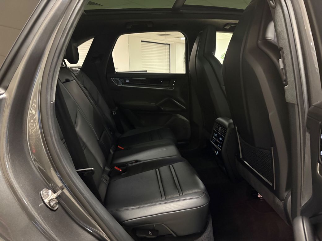 2024 Porsche Cayenne