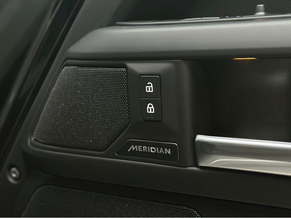 2025 Land Rover Defender