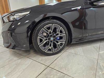 2025 BMW i5