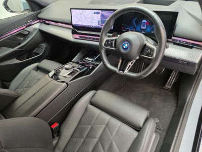 2025 BMW i5