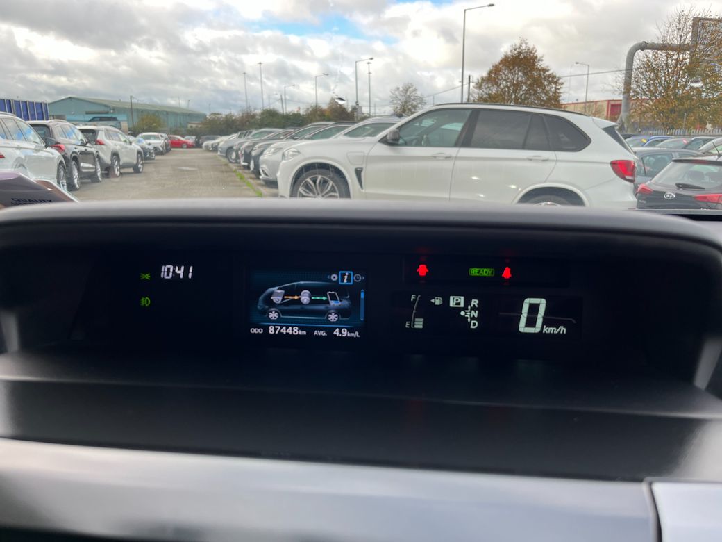 2016 Toyota Prius Alpha