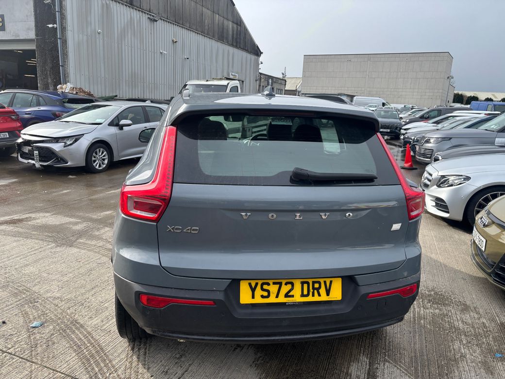 2023 Volvo XC40