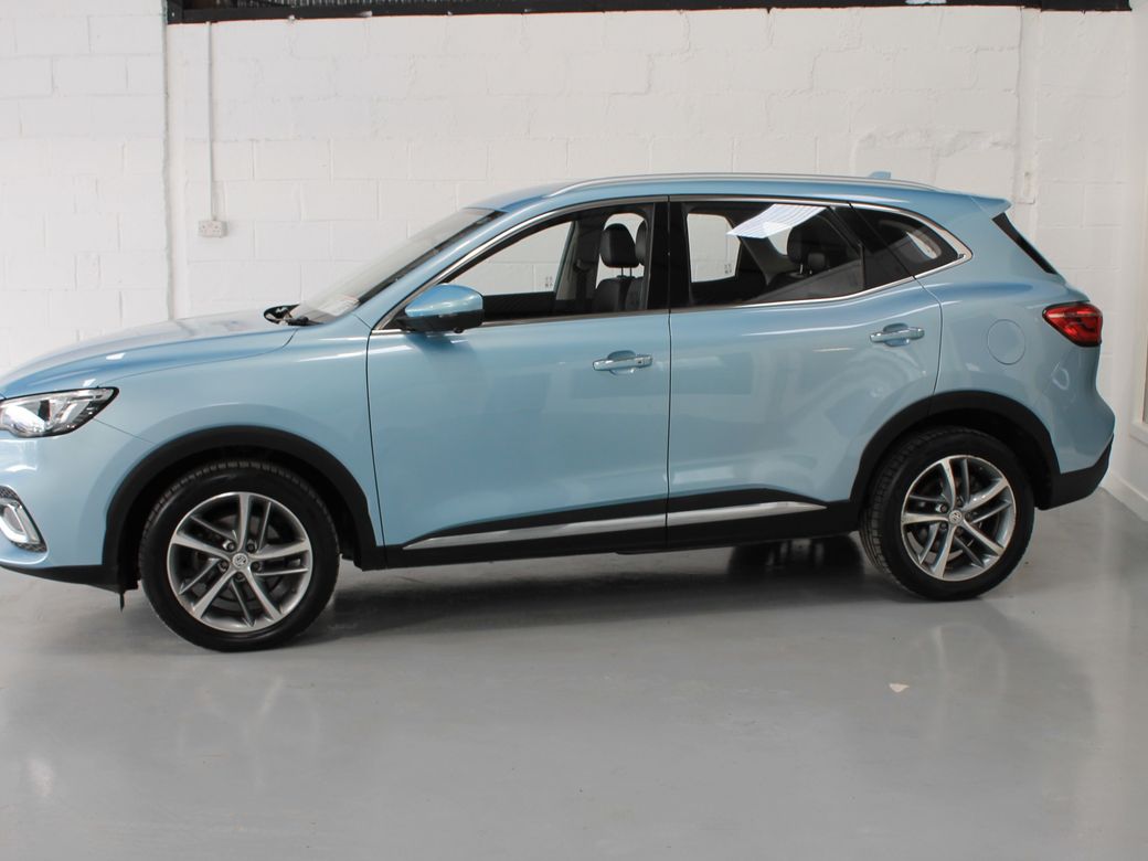 2021 MG HS