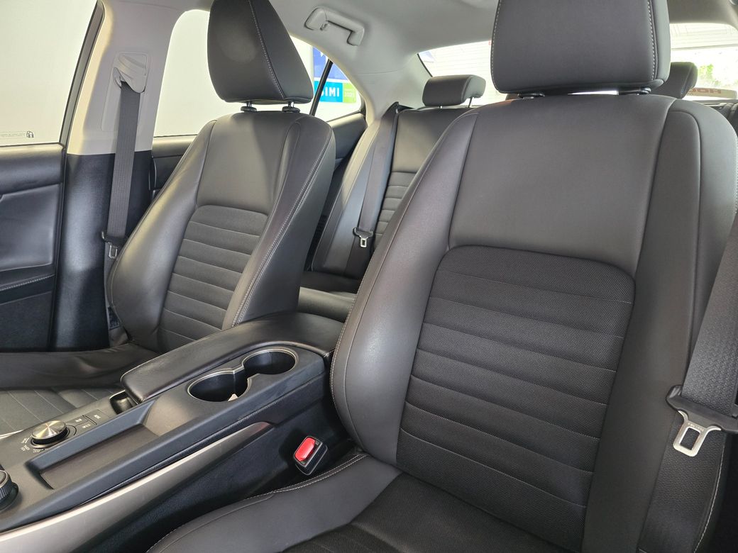 2020 Lexus IS 300h