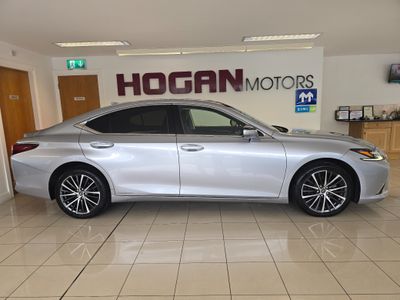2022 Lexus ES 300h