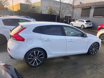 2018 Volvo V40