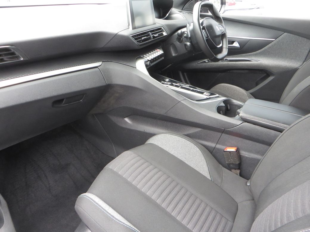 2023 Peugeot 5008