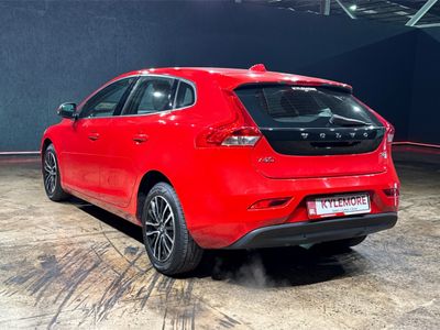 2020 Volvo V40
