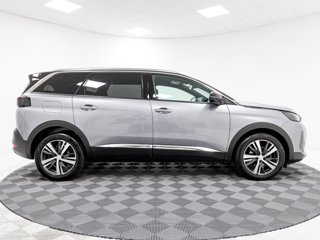 2024 Peugeot 5008