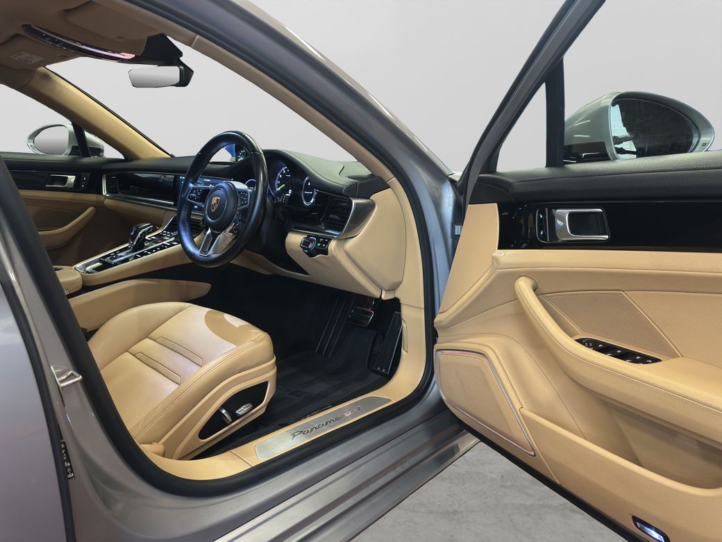 2018 Porsche Panamera