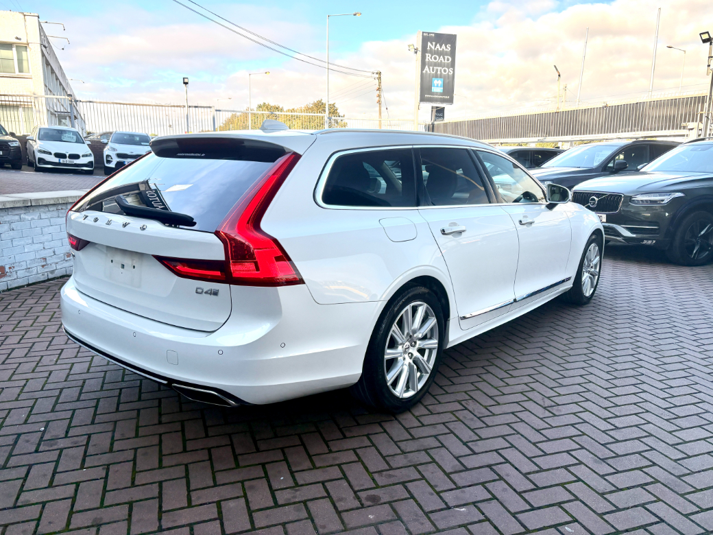 2020 Volvo V90