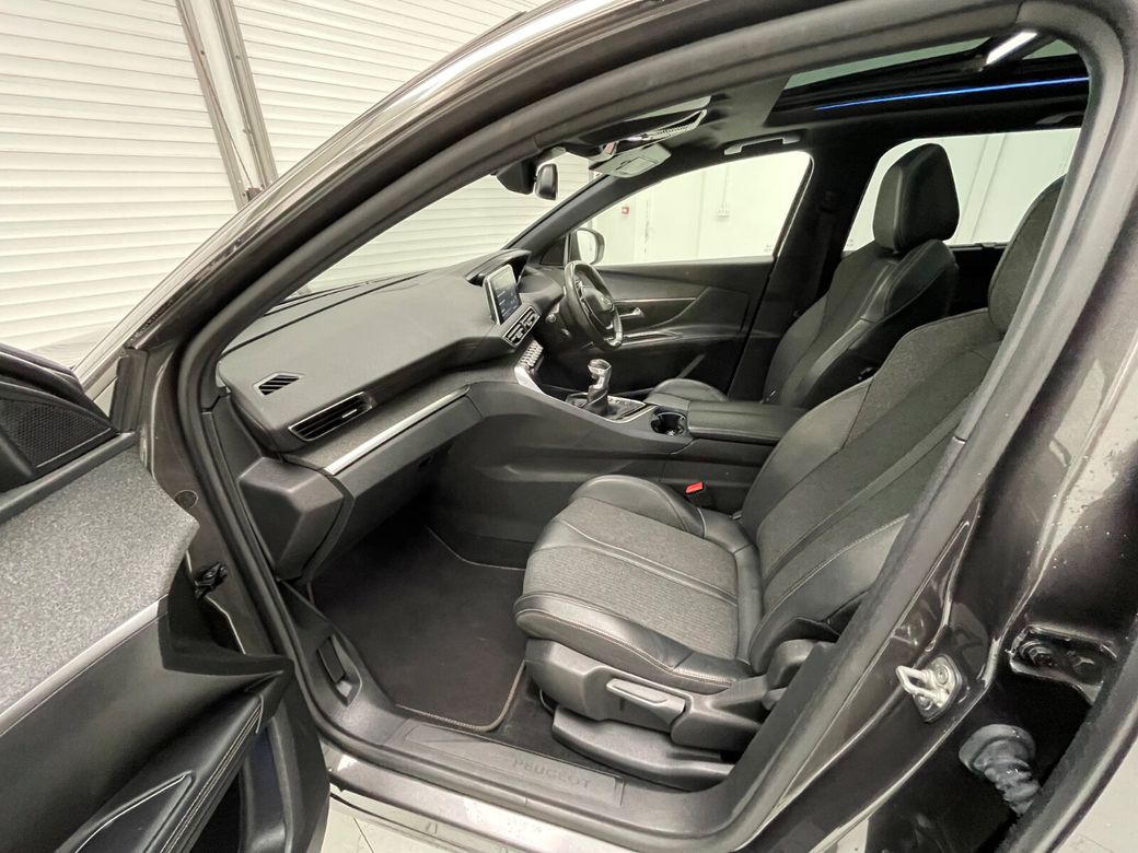 2020 Peugeot 5008