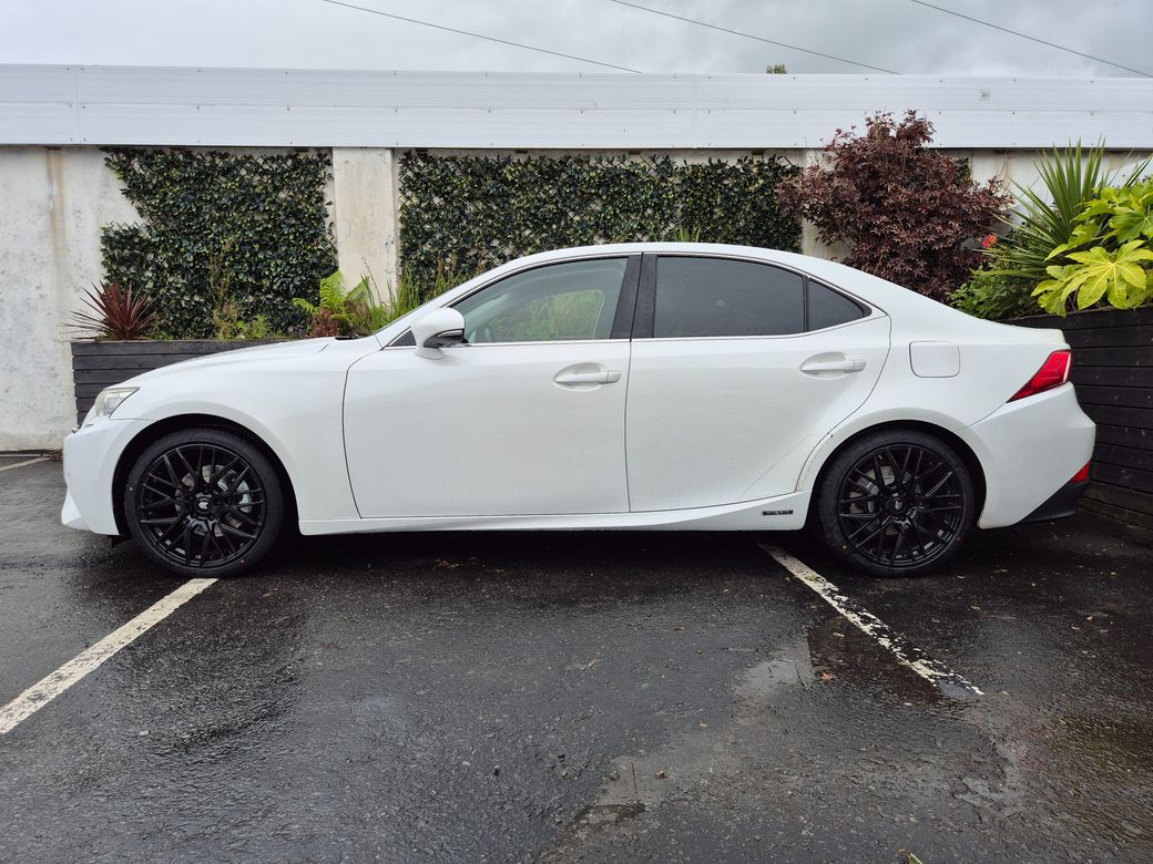 2014 Lexus IS 300h
