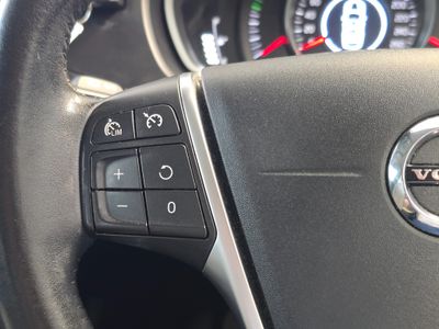 2017 Volvo V40