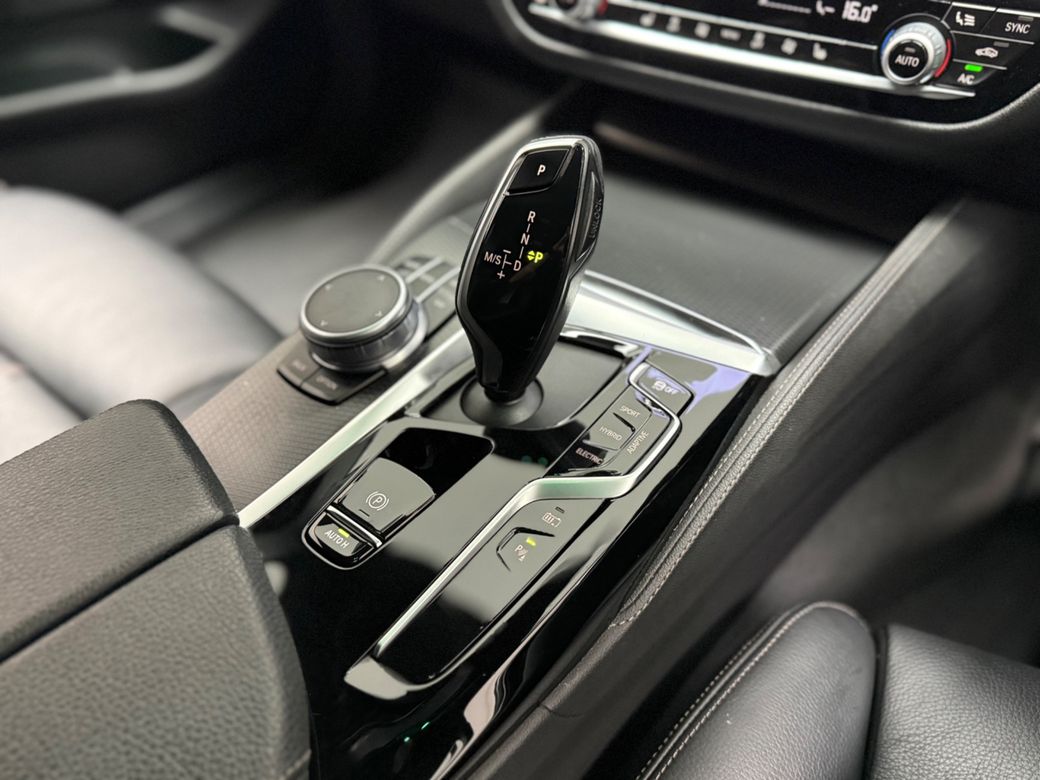 2021 BMW 5 Series