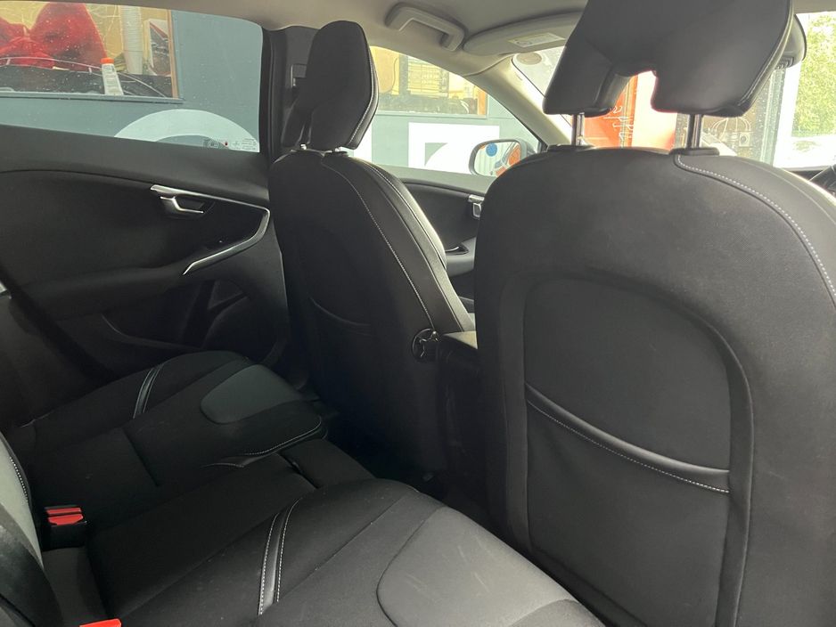 2016 Volvo V40