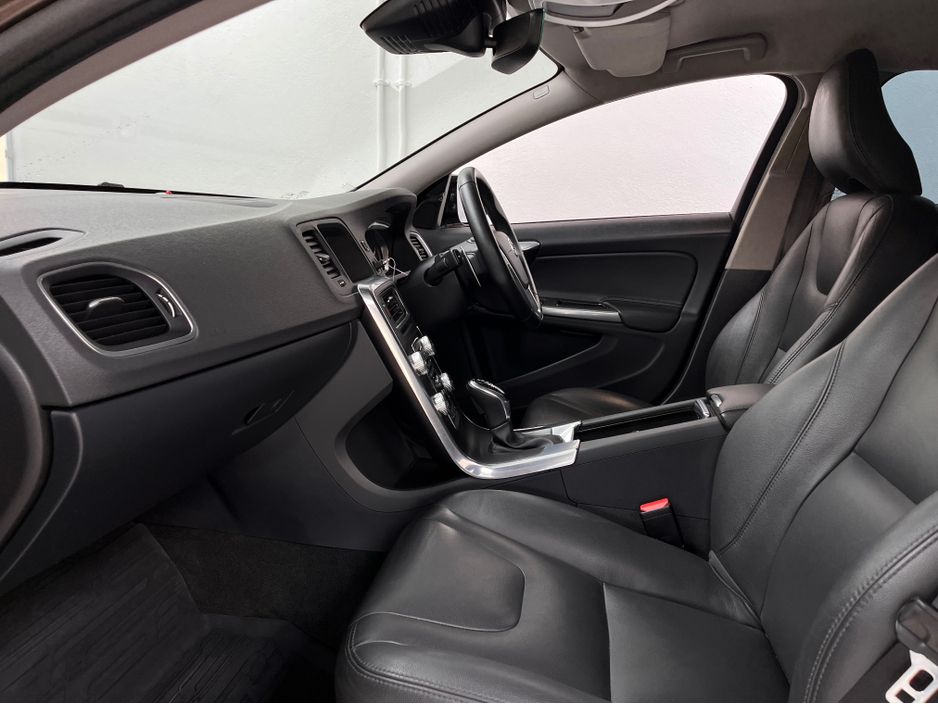 2016 Volvo V60 Cross Country