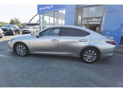2020 Lexus ES 300h
