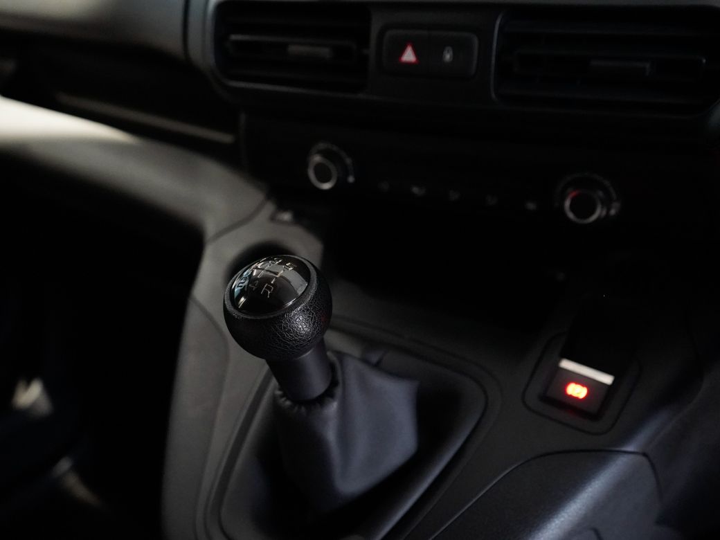 2021 Peugeot Partner