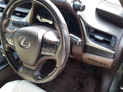 2021 Lexus ES 300h