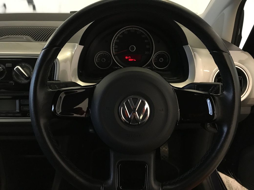 2016 Volkswagen up!