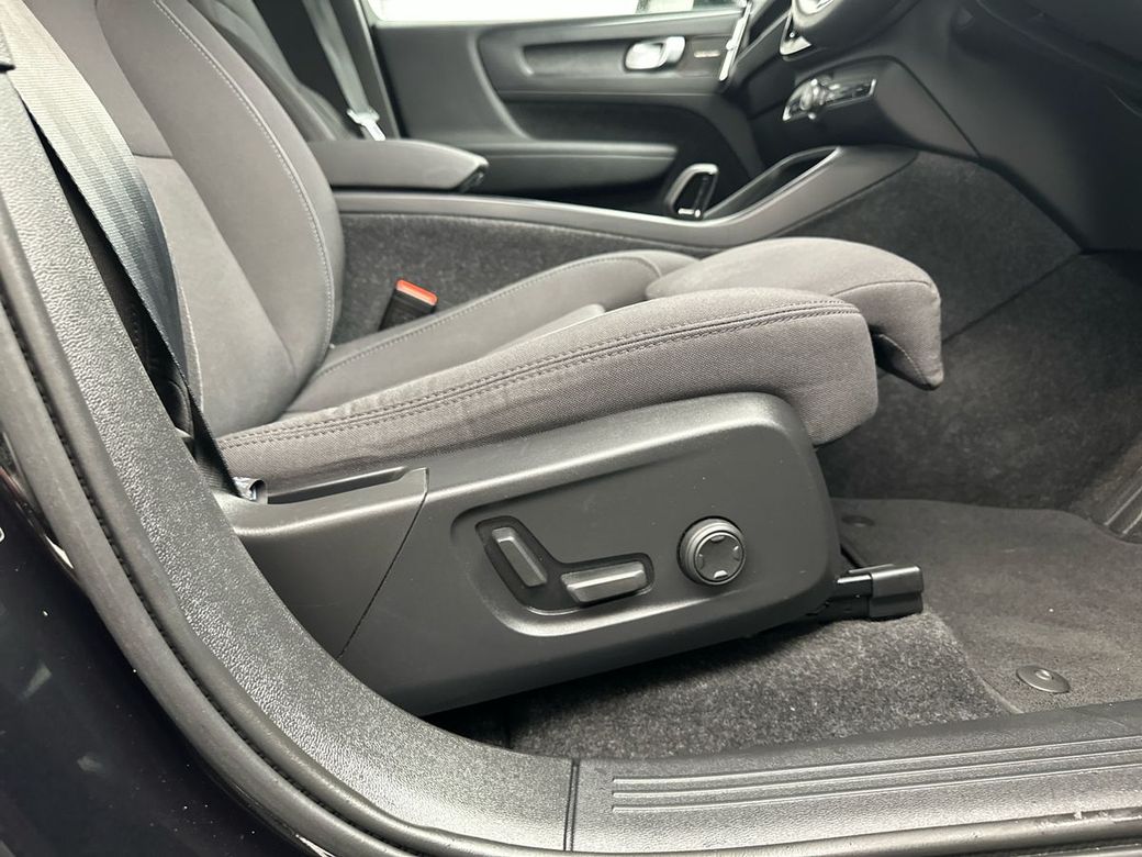 2023 Volvo C40
