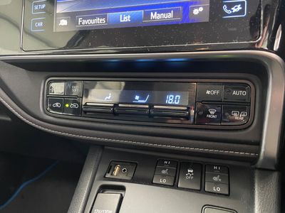 2016 Toyota Auris