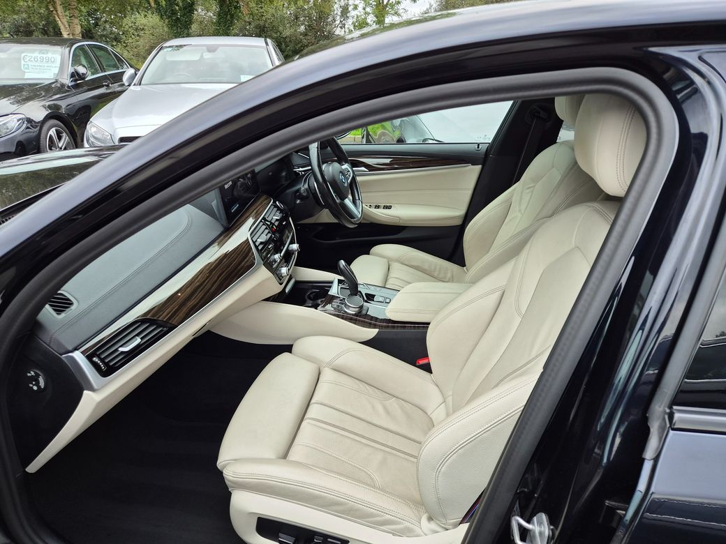 2023 BMW 530