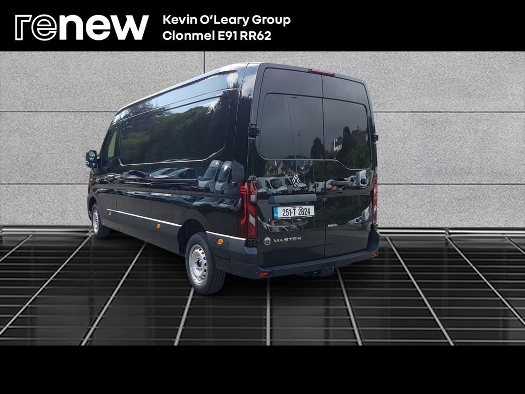 2025 Renault Master