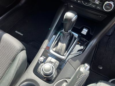 2018 Mazda Axela