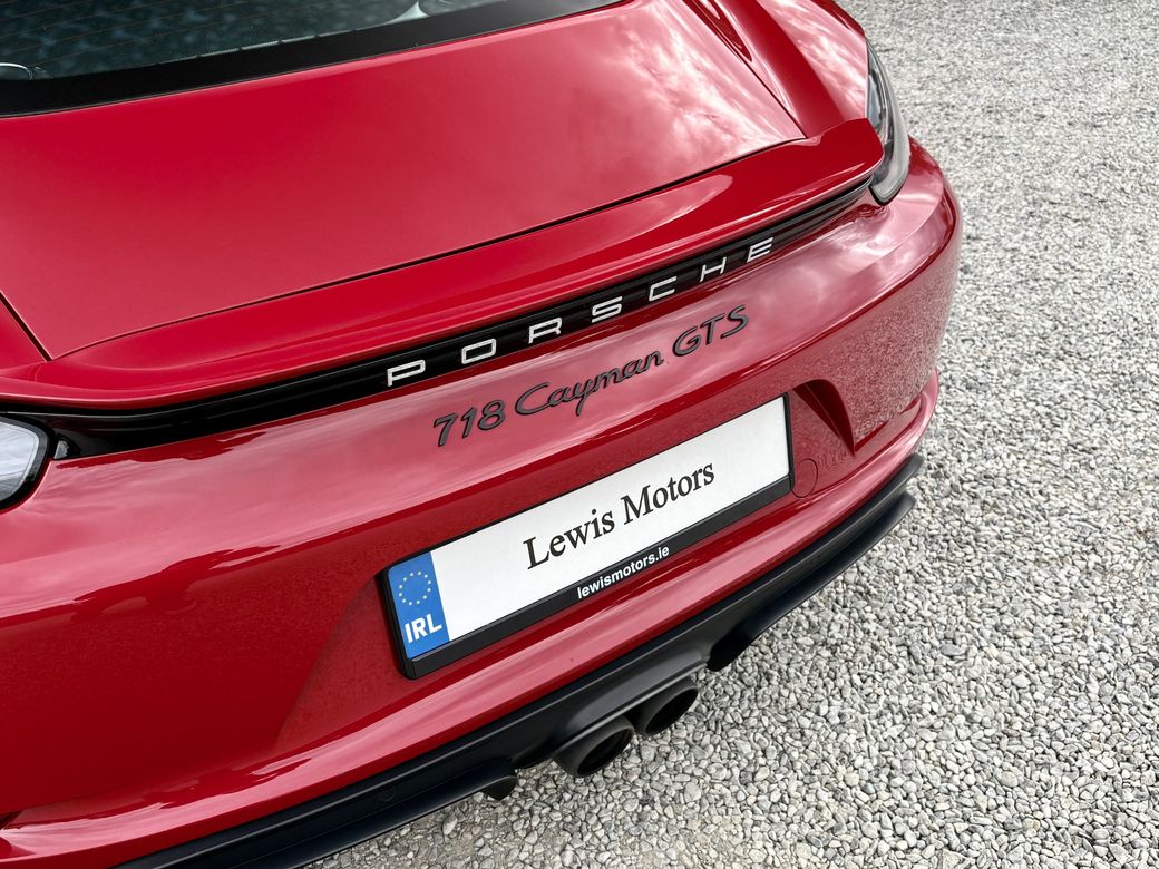 2021 Porsche Cayman