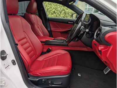 2020 Lexus IS 300h