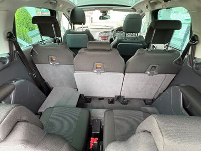 2011 Peugeot 5008