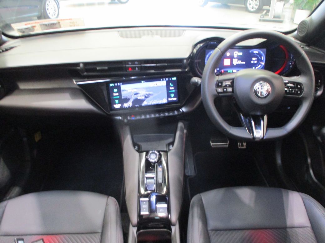 2025 Alfa Romeo Junior