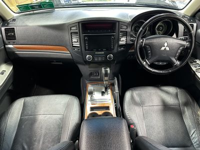 2014 Mitsubishi Pajero