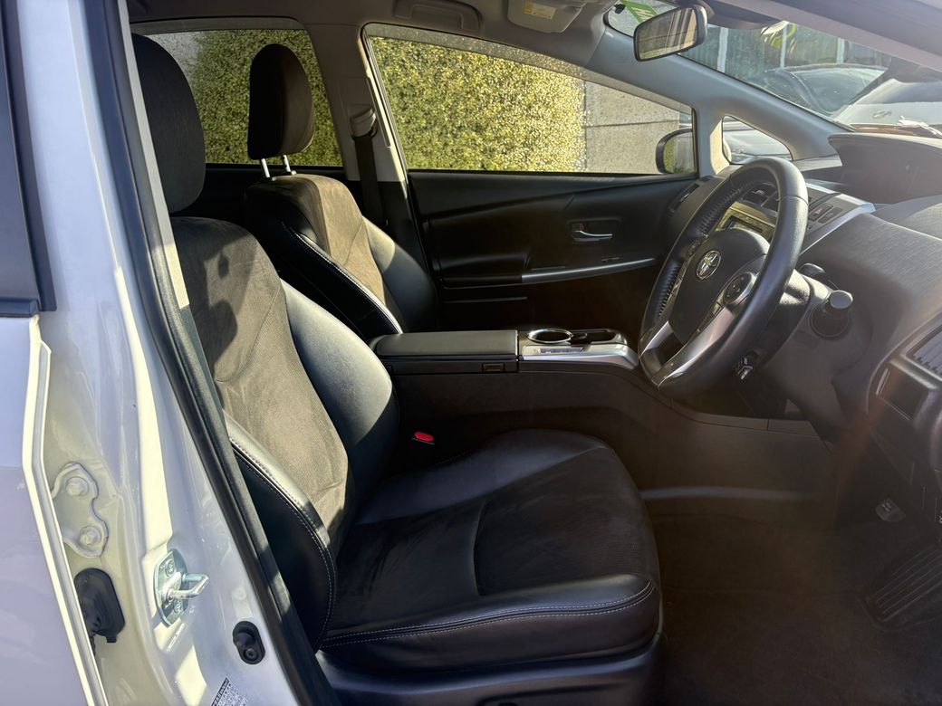2020 Toyota Prius Alpha