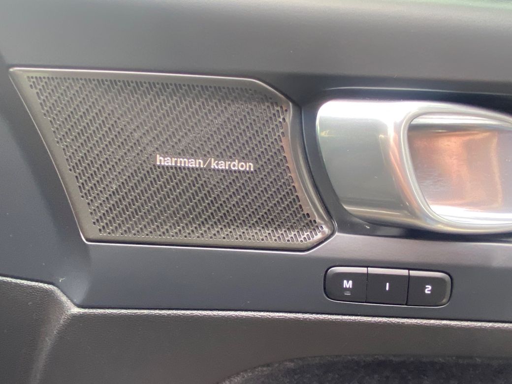 2023 Volvo C40
