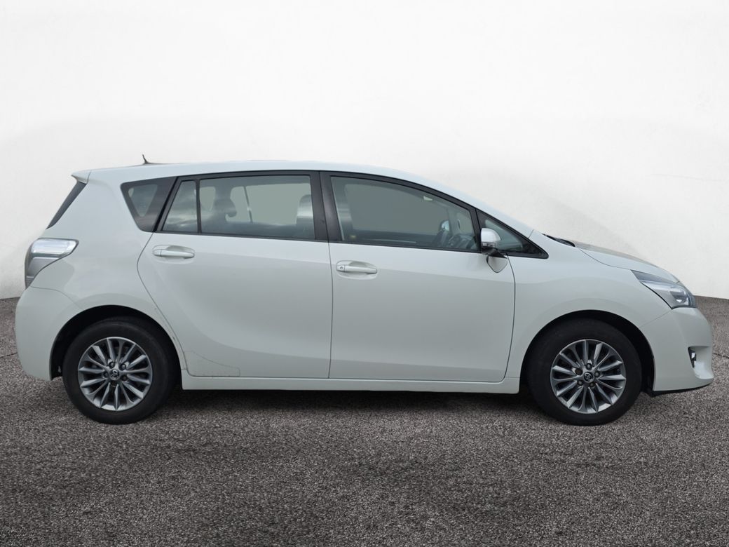 2016 Toyota Verso