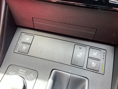 2023 Lexus IS 300h