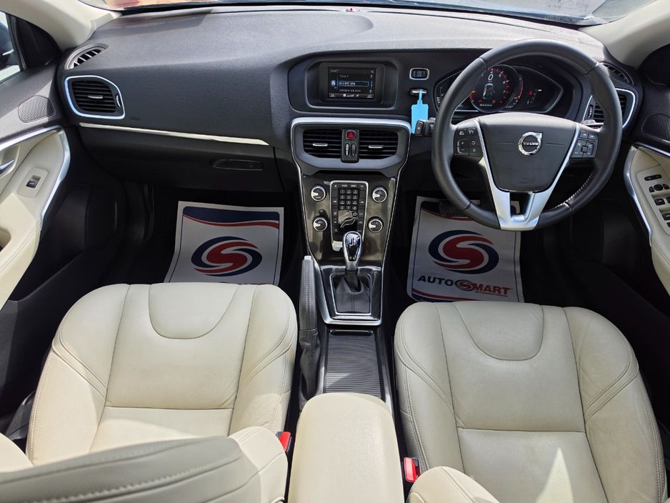 2019 Volvo V40
