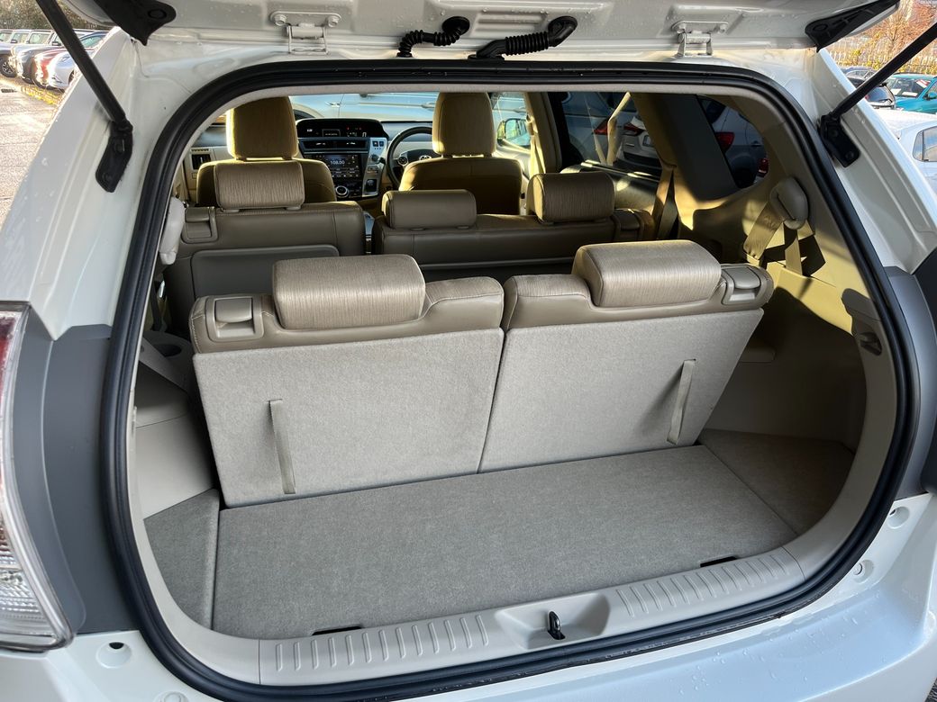 2018 Toyota Prius Alpha