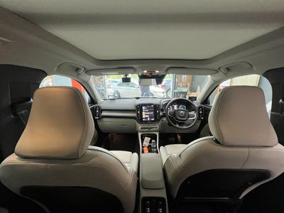 2022 Volvo XC40