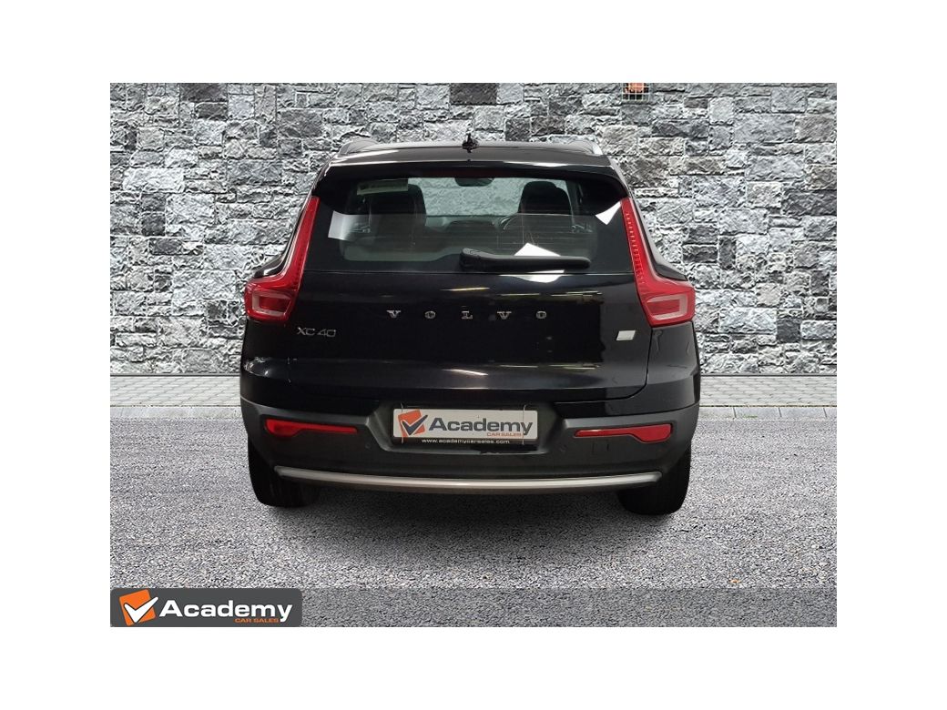 2023 Volvo XC40
