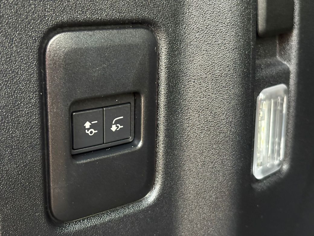 2025 Land Rover Defender 110