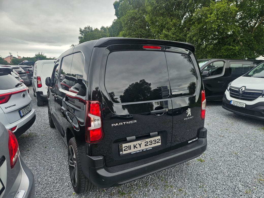 2021 Peugeot Partner