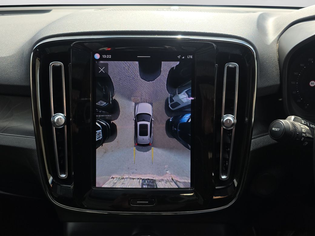 2023 Volvo XC40