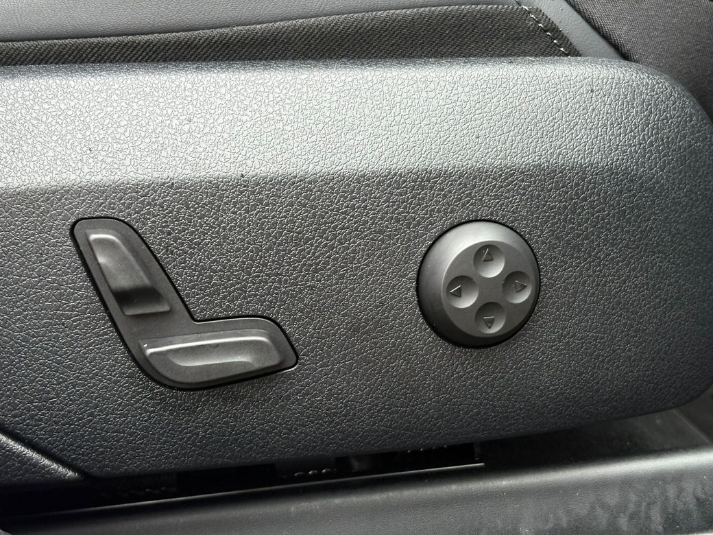 2025 Mercedes-Benz GLC Class