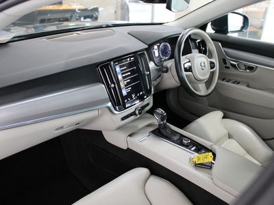 2020 Volvo V90