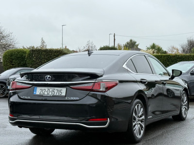 2021 Lexus ES 300h